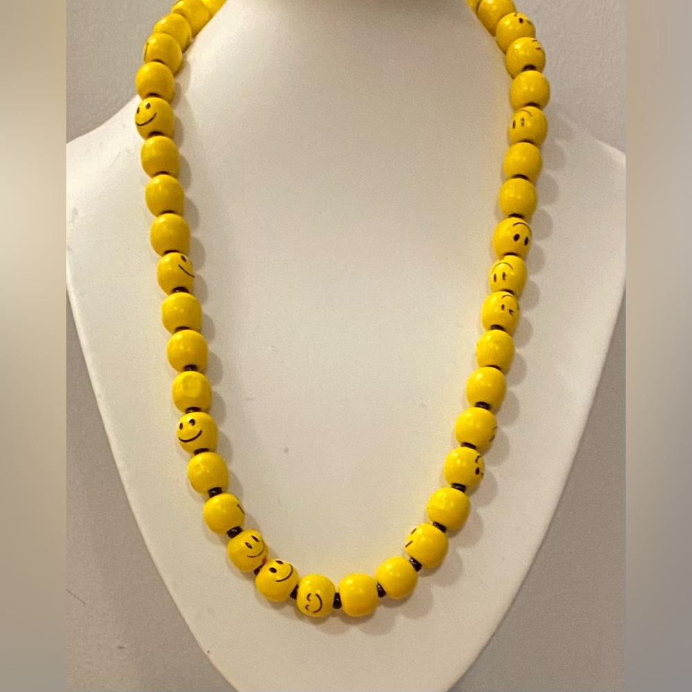NEW Happy Face 20" necklace & earrings